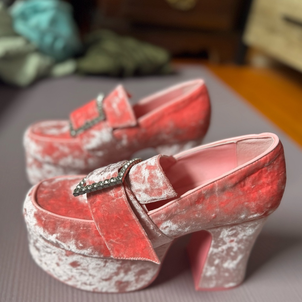 YRU Pink Velvet Platform Shoes - Picture 4 of 10